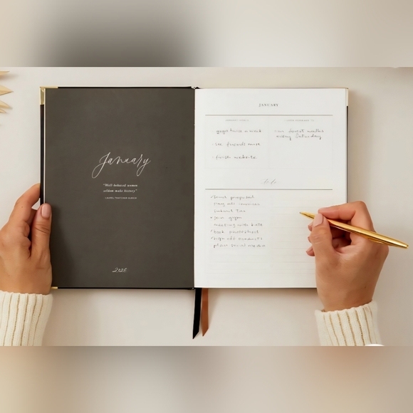 ❤️BUY 2 GET 1 FREE 2026 Tortoise Weekly Planner, Retail $39.95 USD - Picture 2 of 16